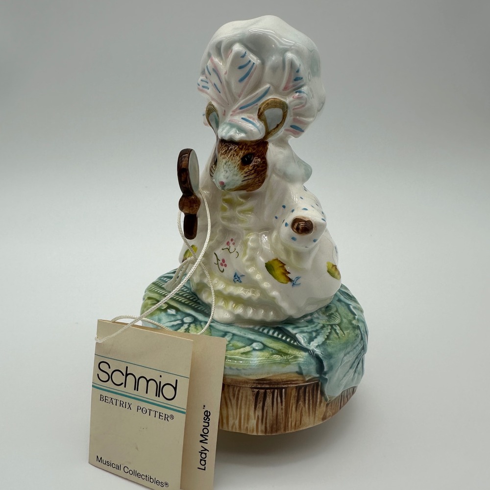 Schmid Beatrix Potter Lady Mouse Musical Collectible Ceramic Figurine Vintage